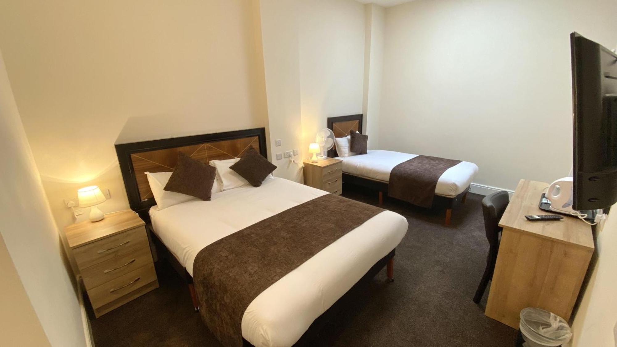 Russ Hill Hotel Charlwood Room photo