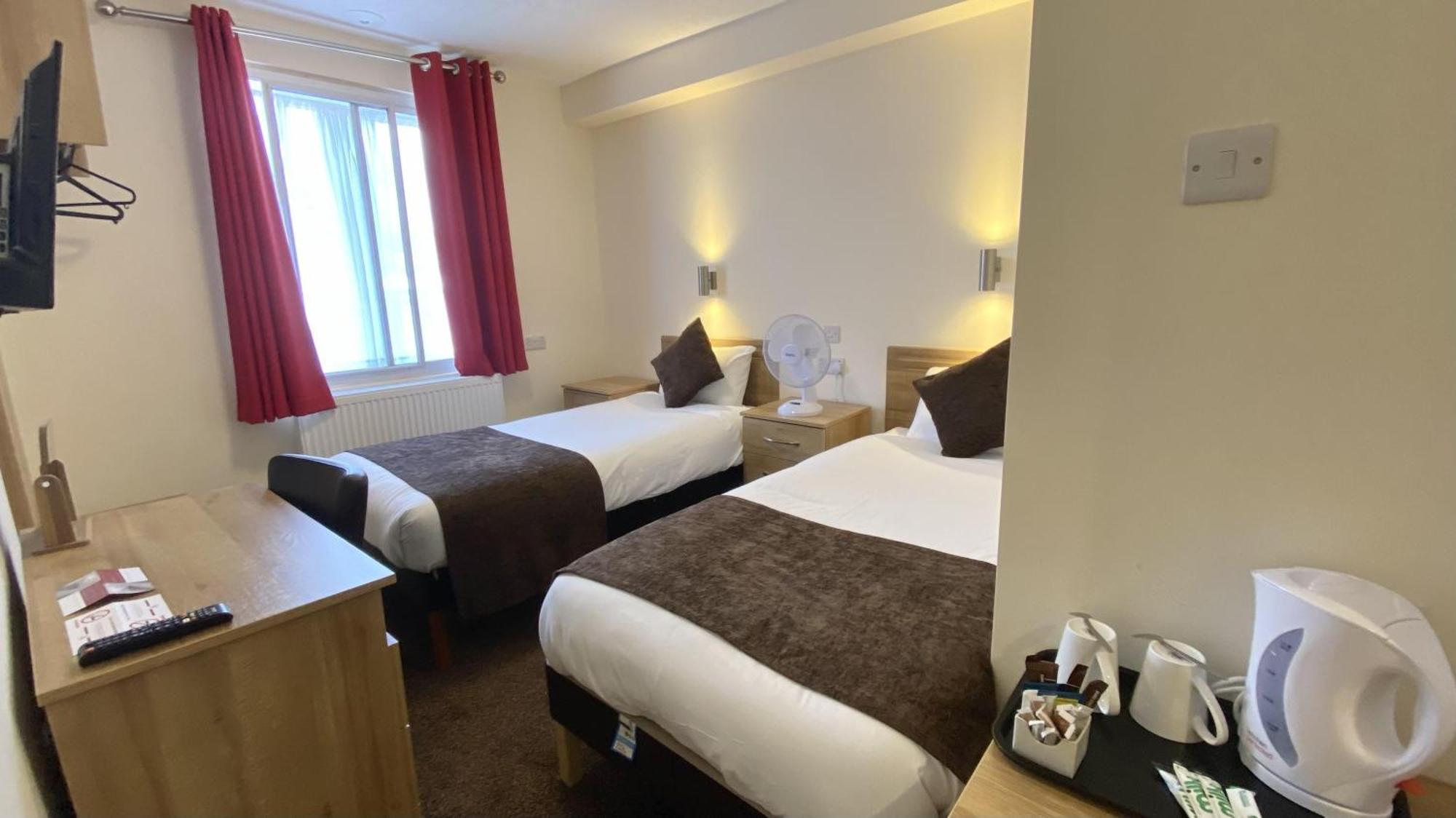 Russ Hill Hotel Charlwood Room photo
