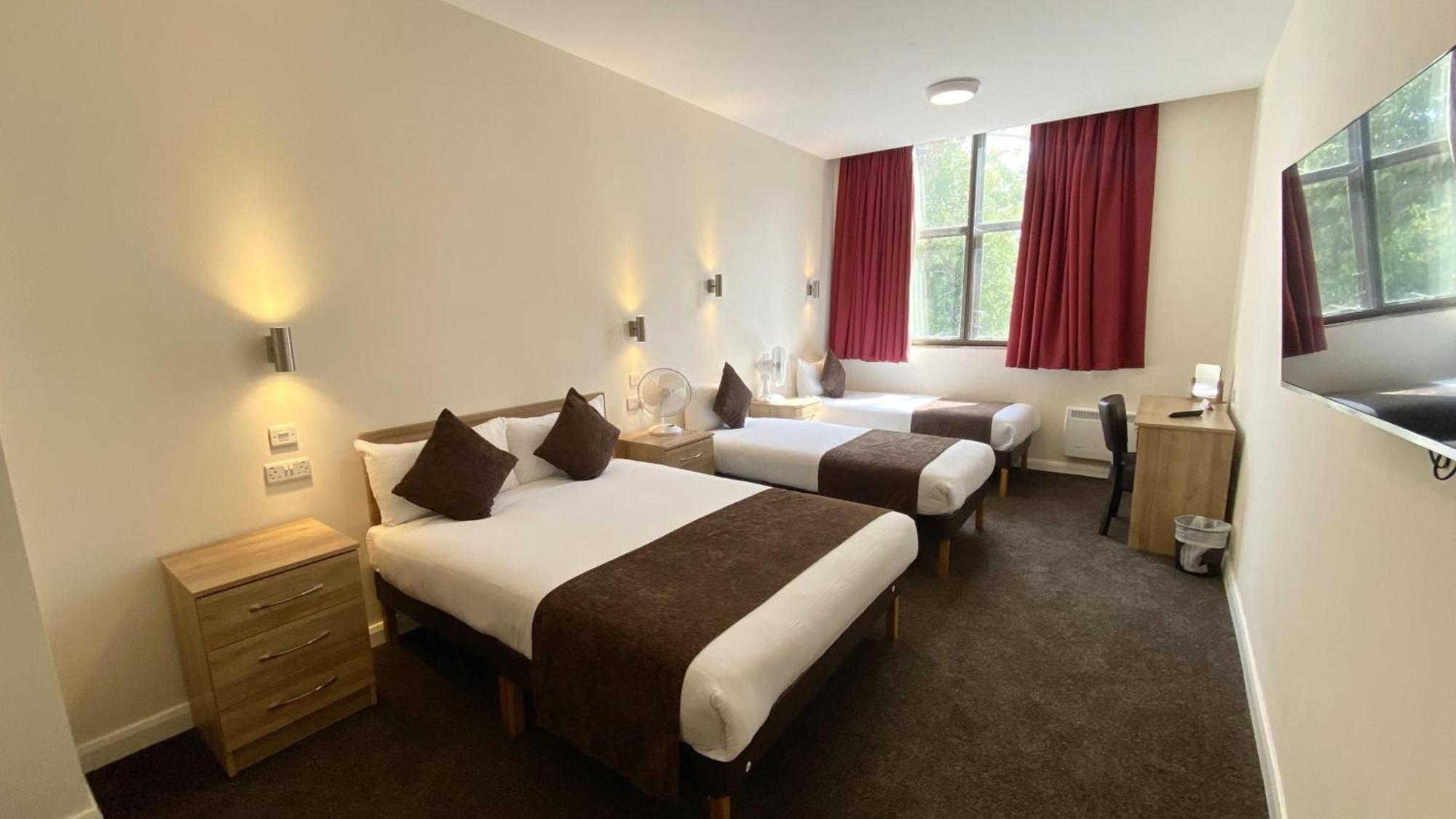 Russ Hill Hotel Charlwood Room photo