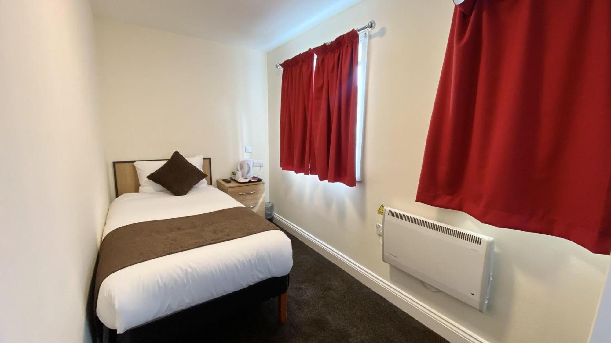 Russ Hill Hotel Charlwood Room photo