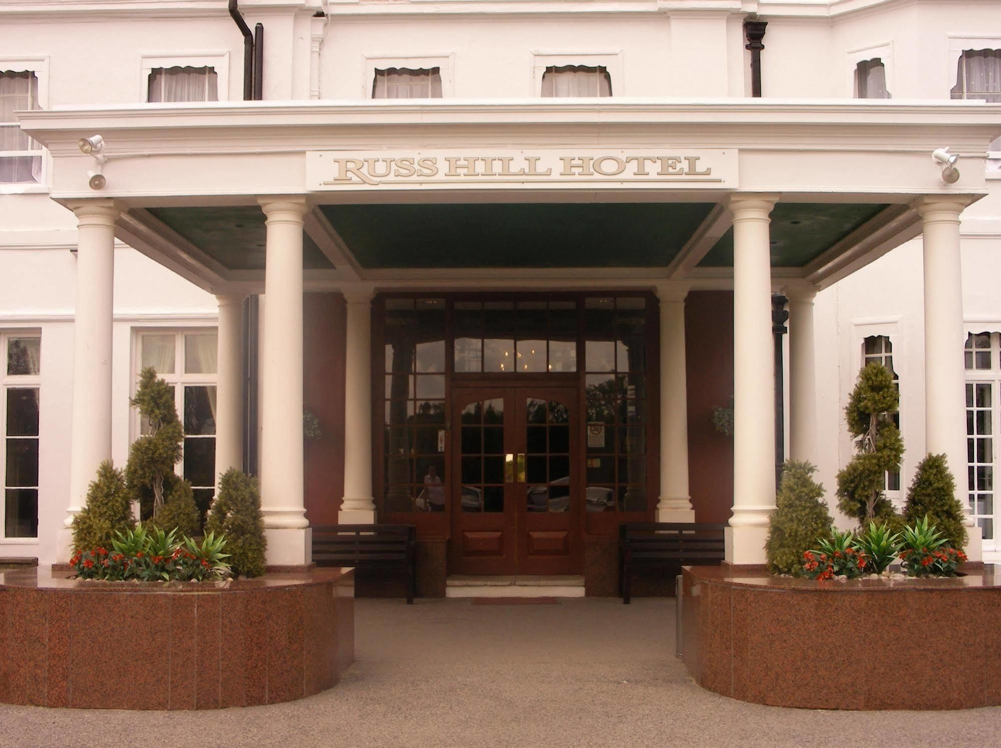 Russ Hill Hotel Charlwood Exterior photo